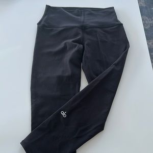 ALO high waist airbrushed capri size small